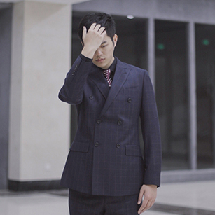 男士深藍(lán)窗格西服定制