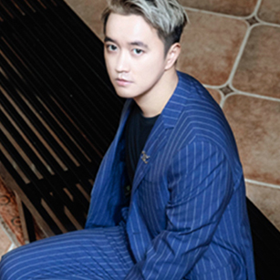 �{ɫ�Q�y��������