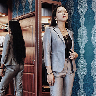 Ůʿ�y��ɫͬ����������