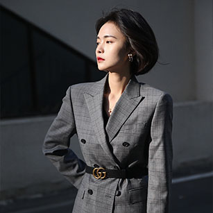 Ůʿ�\��ɫ�W(w��ng)���p�ſ�ͬ����������